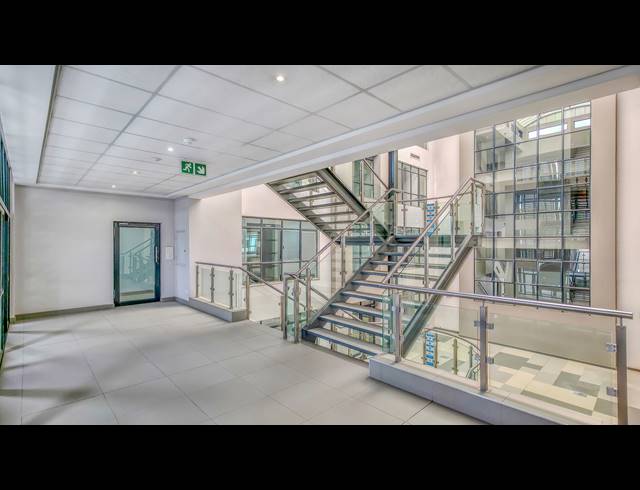 556M² BUSINESS CENTRE TO LET IN MORNINGSIDE
